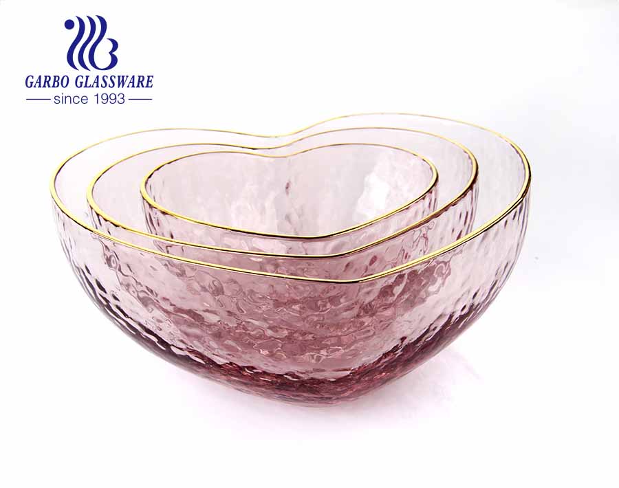 Hot sale hammer pattern pink heart shape glass golden rim salad fruit bowl with cheap price