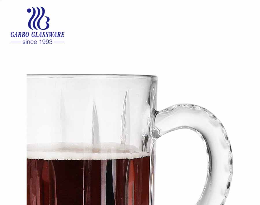 Grand verre de stein de tasse de bière en relief de 28 oz avec poignée pour pub de bar de fête