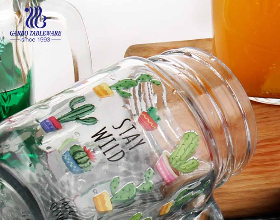 Normale 0.13 Gallonen Einmachgläser 17.6 Unzen hausgemachte Saft Einmachglas Trinkgläser mit Farbdeckel und Strohhalm