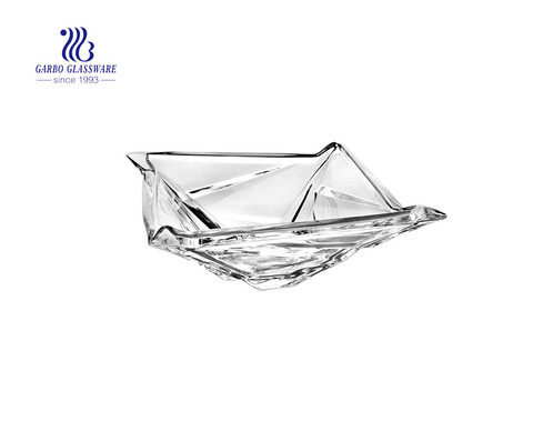 Geometrisches Design 9 Zoll hohe weiße Glasfruchtschale mit speziellem und einzigartigem Design