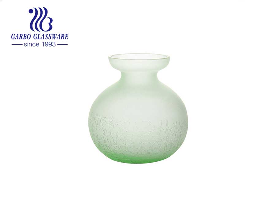 Fancy Handmade Glass Vase Green Flower Vase  4 inches height tabletop decoractive vase 