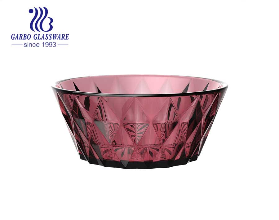 Bol en verre carré à motif de marteau à jante dorée fuchsia de couleur unie avec bord de vague