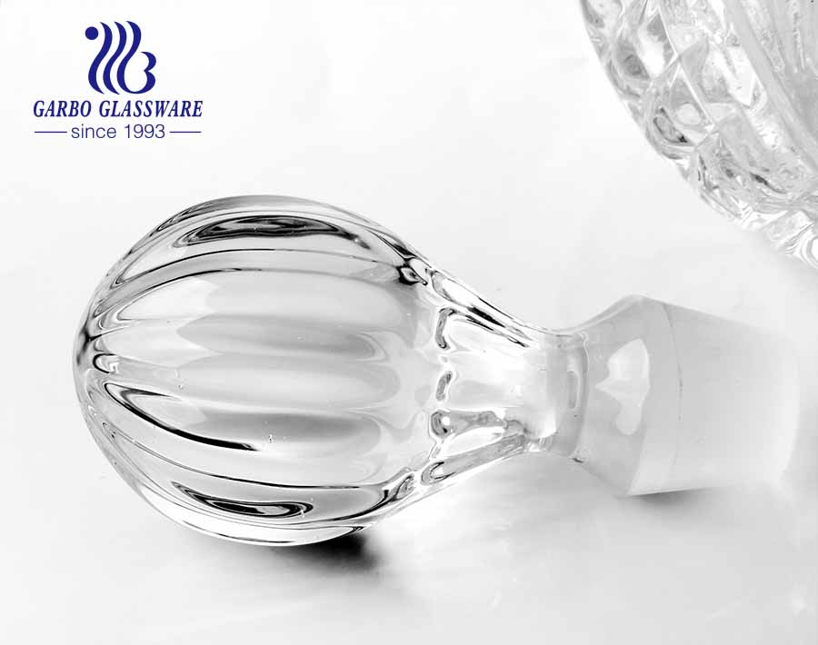 Decanter per vino inciso con chiusura ermetica Decanter per whisky in cristallo e set di bicchieri con rubinetto