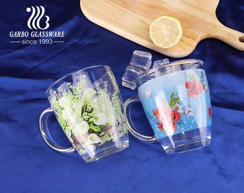 Caneca de vidro personalizada de 13 onças com impressão completa de flores do dia das mães com desenhos de xícara de chá de vidro com alça