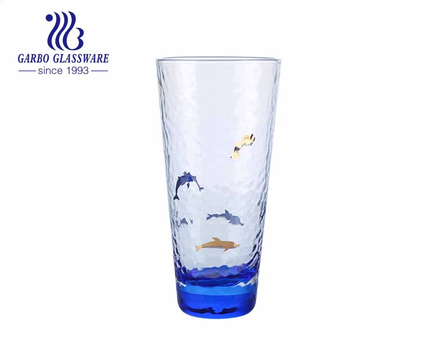 2021 recién llegados vaso de vidrio con forma de ola de martillo de la serie oceánica con colores personalizados y calcomanía de borde dorado de lujo