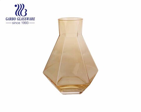 Style de fantaisie à la mode soufflant 8 pouces de hauteur Utilisation de mariage Vase en verre de couleur ambre Porte-fleurs en verre