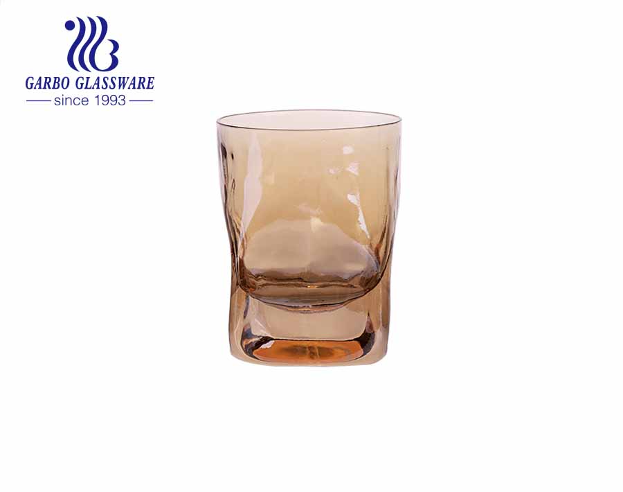 Nuevo vaso de vidrio de whisky con diseño de árbol de molde con colores electrochapados de iones que no se desvanecen