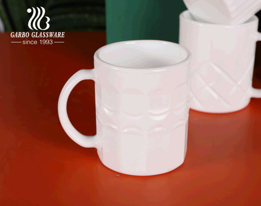 El nuevo diseño de garbo grabó tazas de té de vidrio opal 330ml tazas de café de ópalo transparente blanco