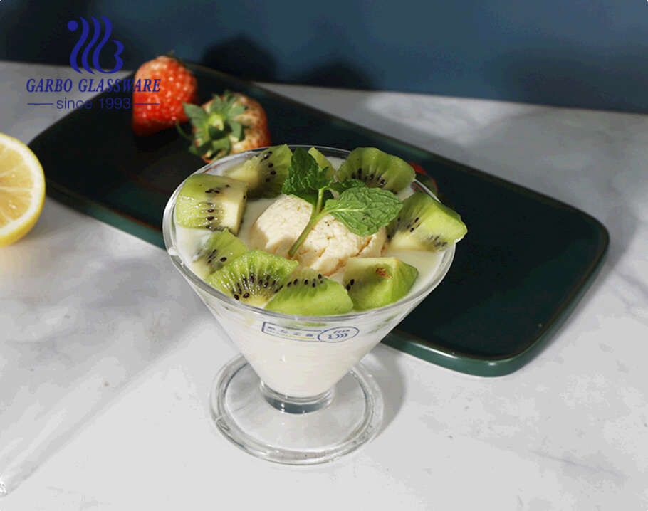 Mini bagatela 4.2 pulgadas Taza de helado de vidrio en relieve Cuenco de ensalada de frutas de postre de vidrio