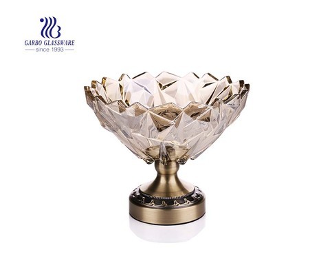 9.5-дюймовая стеклянная ваза для фруктов с ионным покрытием золотого цвета с металлической подставкой
