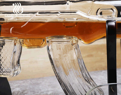 Borosilicate whiskey decanter set with wooden base AK-47 gun shape decanters with four bullet glasses 