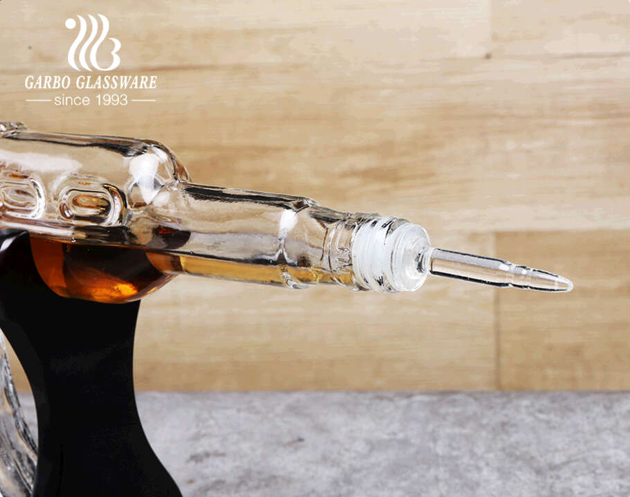 Borosilicate whiskey decanter set with wooden base AK-47 gun shape decanters with four bullet glasses 