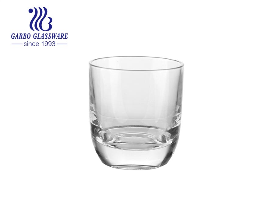 Máquina premium y vaso de vidrio Spey soplado hecho a mano con base espesa para servir whisky