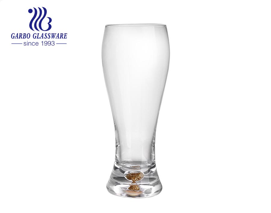 Copa de vidrio pilsner de vaso de cerveza de nueva llegada 2021 con base hueca para lámina de oro