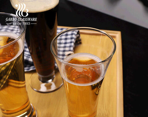 Tasses en verre de bière pilsner soufflées à la machine de bar en verre de style pub avec des conceptions multiformes