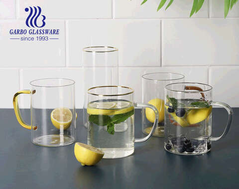 Vaso de vidrio de borosilicato de pared simple con borde dorado