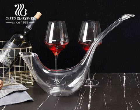 高品質の手作りガラスデカンター900mlのユニークな人魚の形のワインカラフデカンター