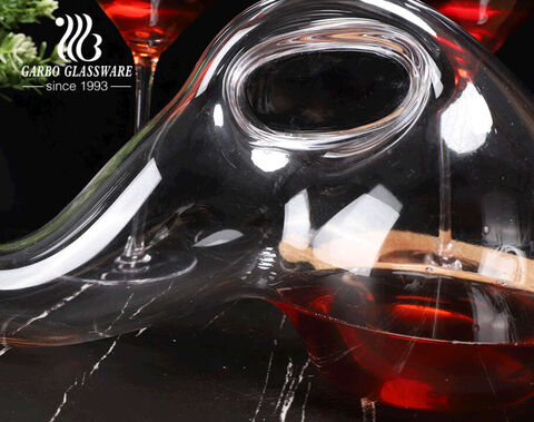 Decanter per vino in cristallo senza piombo fatti a mano Garbo decanter di forma unica personalizzati per vino