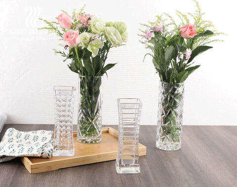 Square -Shaped  Tabletop GFlower Holder Glass Vase Flower Holder  with embossed dot pattern 