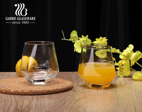 Marca de delicatessen en stock vaso de jugo de bebida de vidrio hexagonal transparente con MOQ bajo