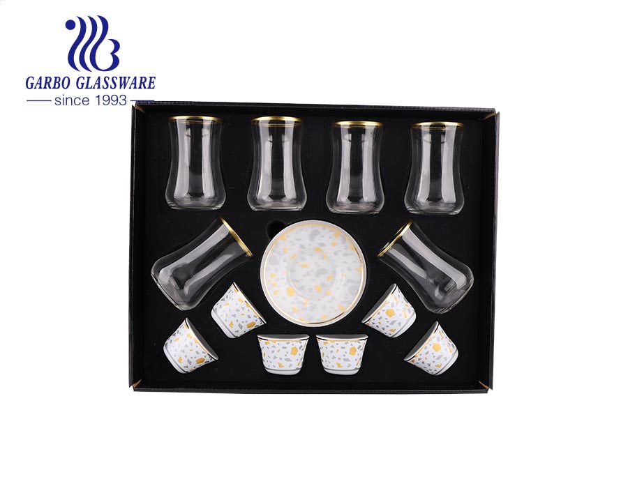 10 PCS Geschenkbox Pack maßgeschneiderte Blumenaufkleber Türkische Glasteetasse mit Keramik-Untertasse-Set