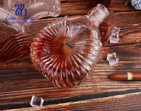 Unique shape clear whiskey decanter with pattern 500ml glass bottles for wine 