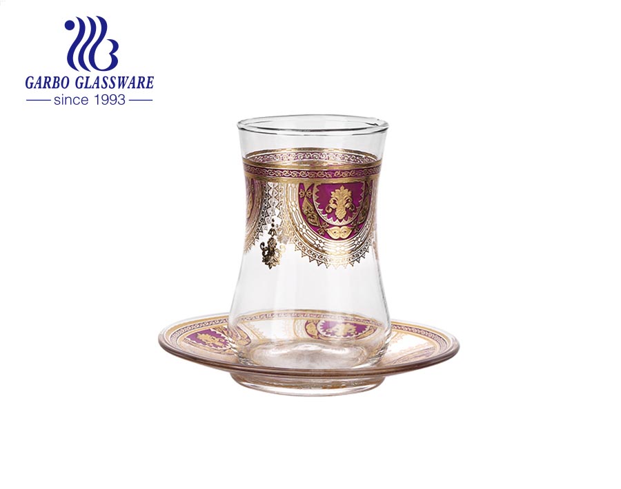 Glänzender goldener Aufkleber 7oz türkischer Schwarztee-Glasbecher und Untertasse-Set