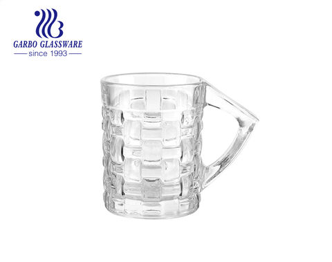 Caneca de cerveja de vidro com padrões únicos de 175ml copos de cerveja transparentes com alça triangular