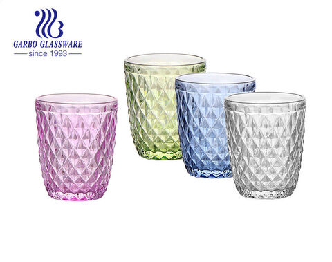 Tasses en verre colorées décoratives de table de gobelet en verre de conception de gravure de petit losange
