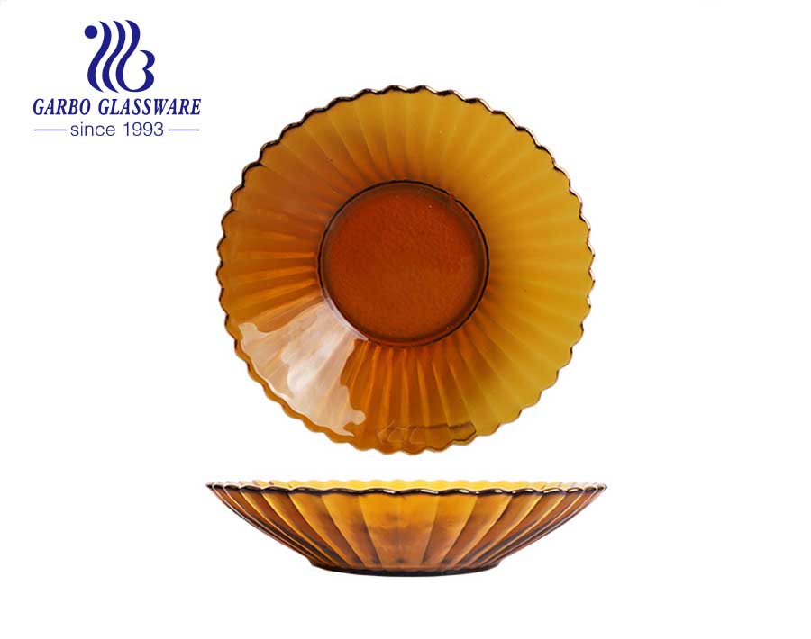 وعاء حلوى الفول السوداني الزجاجي المصنوع آليًا بنقوش بيضاء عالية مع حافة ذهبية منقوشة على شكل زهرة الشمس