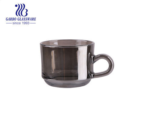 Taza de café de cristal con borde dorado con revestimiento de iones tazas de té de cristal de color gris ámbar con asa