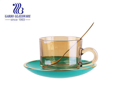 كوب الشاي الزجاجي الملون مع الصحن مجموعة أكواب القهوة الزجاجية المطلية بالأيونات