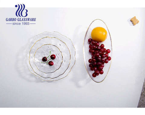 Assiette en verre de forme irrégulière avec bordure dorée de luxe Garbo pour assiette transparente de fruits de collation de pop-corn de salade