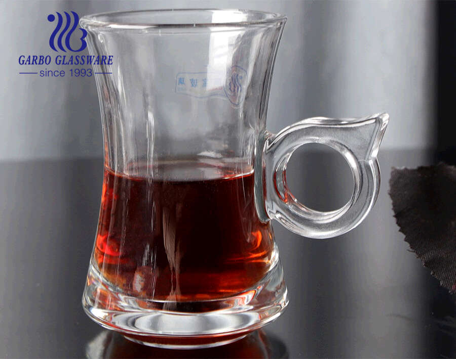 Super High White Middle East Turquía Venta caliente taza de té de vidrio transparente con asa con molde mixto