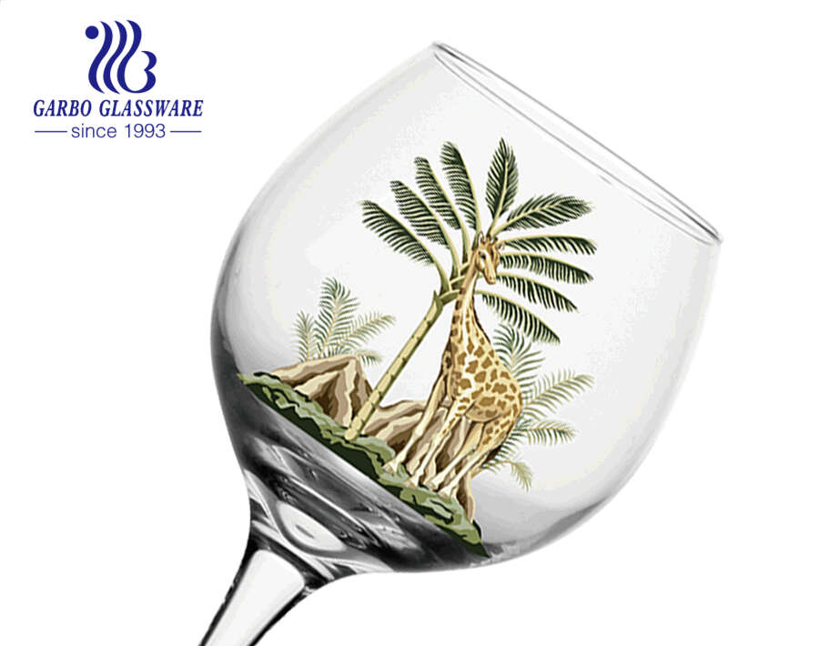 Verre à vin exquis peint à la main coloré animal et forêt design gobelet en verre de 17 oz avec emballage de boîte-cadeau de nouveauté pour une occasion spéciale ou toute fête