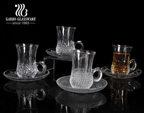 Teetasse aus klarem graviertem Glas im arabischen Stil mit Untertasse 85-ml-Glas-Teetassen-Set für Märkte im Nahen Osten