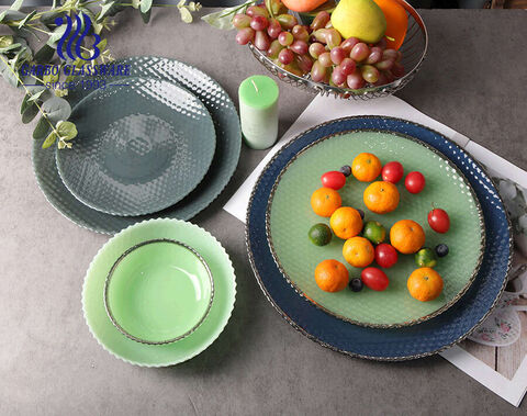 Article cadeau de luxe fabriqué à la main en verre de couleur vert clair massif Mug avec bord doré.