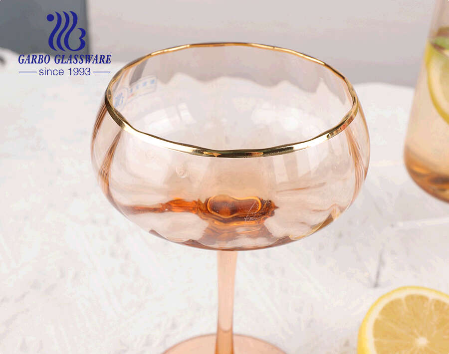 Gobelet en verre soufflé fait à la main verre à vin flûte à champagne avec bord doré