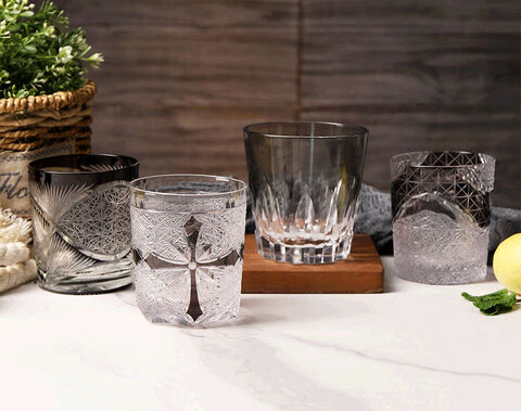 Verre à whisky gravé à la main avec revêtement décoratif noir et blanc de qualité supérieure