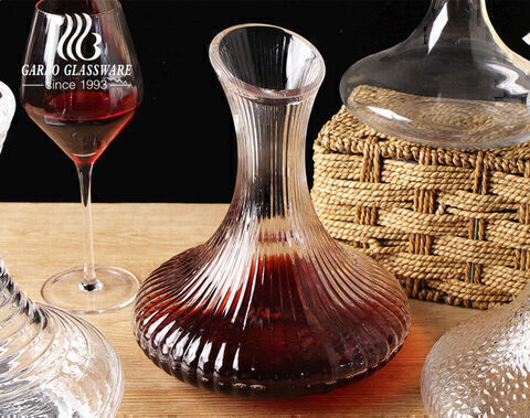 Carafe à vin transparente soufflée à la main classique et élégante personnalisée