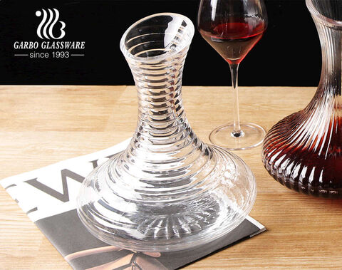 Decanter per vino trasparente soffiato a mano classico ed elegante personalizzato