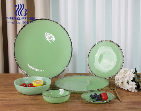 Luxury Gold Rim 6 inch Solid Color Glass Plate in Green Color made in China