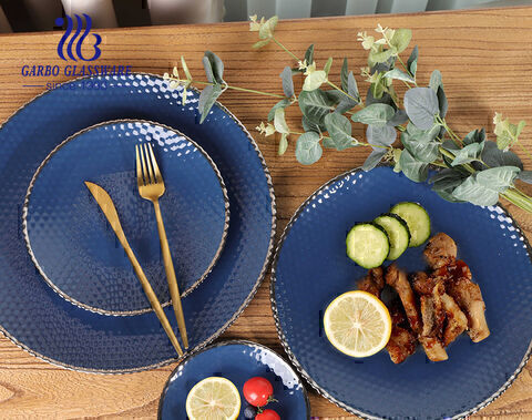 Новая мода 8-дюймовая темно-синяя сплошная цветная стеклянная сервировочная тарелка с золотой оправой для домашнего использования