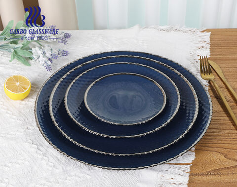 Nouvelle assiette de service en verre de couleur unie bleu foncé de 8 pouces avec bord doré pour un usage domestique