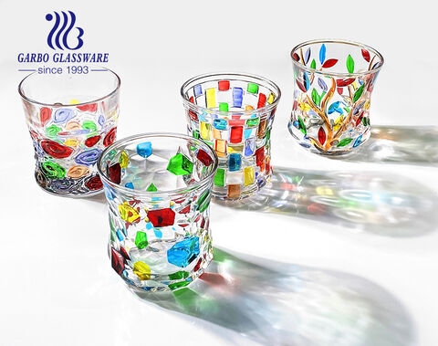 Gewebte Wolkenblatt-Malerei-Designs geprägtes Whiskyglas-Becher-Kombi-Set