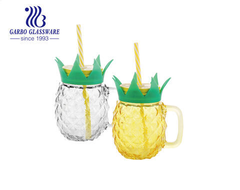 Bocal en verre de couleurs de pulvérisation personnalisées avec couvercle et tasse en verre en forme d'ananas en paille avec poignées