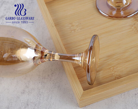 Bernsteinfarbene goldfarbene Glasstielgläser mit Ionenplattierung farbige Glasbecher für Rotwein