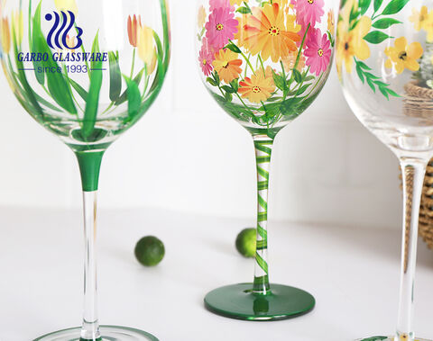 تصميم كأس فاخر مطلي يدويًا بنمط زهور لطلب الهدايا