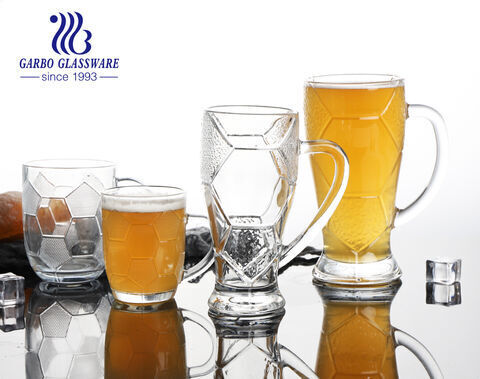 Tazza da birra in vetro da calcio con prezzo promozionale di fabbrica da 24 once con design personalizzato per il commercio all'ingrosso