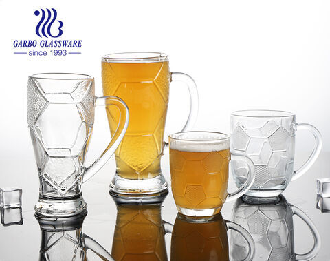 Boccale per bere birra in vetro da 14 once facile da pulire con design a calcio per bar ristorante